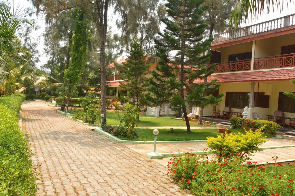 Sea Breeze Beach Resort Mahabalipuram Extérieur photo