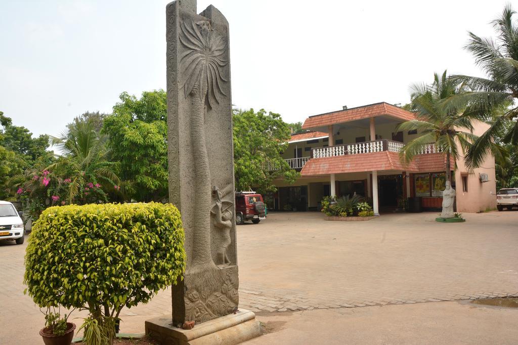 Sea Breeze Beach Resort Mahabalipuram Extérieur photo